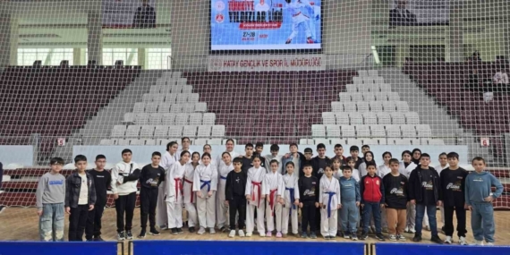 Elazığlı sporcular 45 madalya turnuvaya damga vurdu