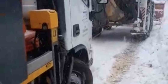 Elektrik arızası için gittikleri köyde mahsur kaldılar