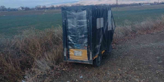 Elektrikli motosiklet devrildi: 2 yaralı