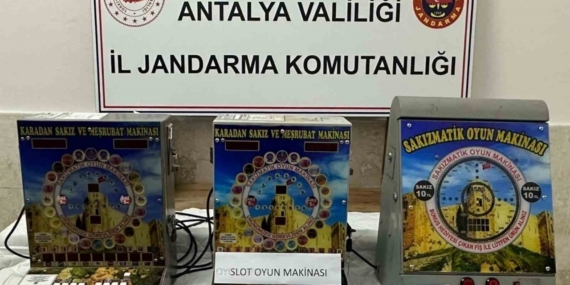 Elmalı’da sakızmatik ile kumar operasyon: 2 şüpheli yakalandı