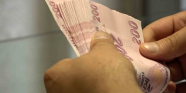 Emeklilerin Aralık ayı "pazar desteği" ödemeleri hesaplara yattı