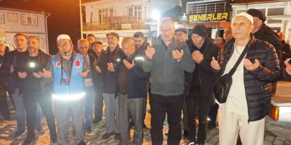 Emet ve Hisarcık’tan 33 kişilik umre kafilesi dualarla uğurlandı