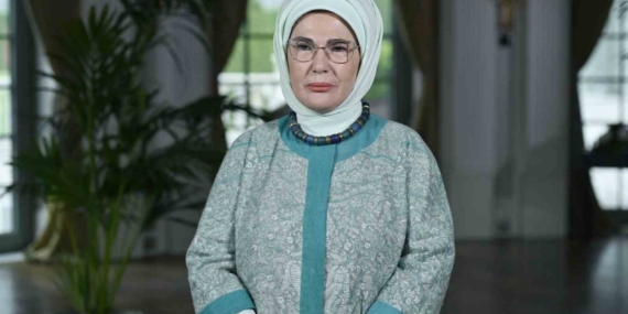 Emine Erdoğan, yıl boyunca katıldığı programlarda İsrail’in Gazze’de uyguladığı soykırıma dikkat çekerek zulmün sona ermesi için uluslararası topluma çağrılarda bulundu