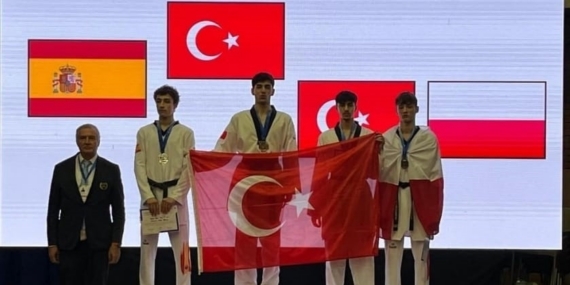 Emir Perçin bronz madalyanın sahibi oldu