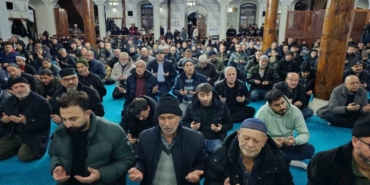 Emirdağ Çarşı Camii’nde ‘Regaip Kandili’ özel programı gerçekleştirildi
