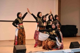 Endonezyalı öğrenciler geleneklerini ve ülkesini tanıttı