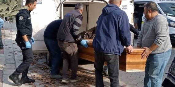 Engelli şahıs boğazı kesilmiş halde evinde ölü bulundu