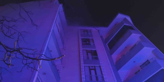 Erciş’te apartmanda yangın: 15 kişi dumandan etkilendi