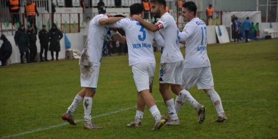 Erciyes 38 FK  15 maçta 17 gol attı