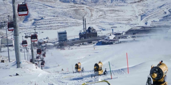 Erciyes’te Türkiye’nin en gelişmiş yapay karlama sistemiyle pistler sezona hazırlanıyor