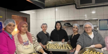 Erkekler pizza, kızlar kurabiye yaptı