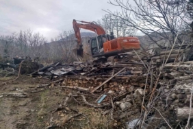 Ermenek’te çıkan yangında ev tamamen kullanılamaz hale geldi