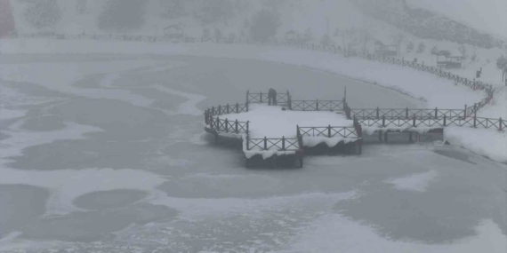 Erzincan’da dondurucu soğuklar etkili oldu: Eksi 14 derece ölçüldü