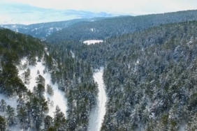 Erzincan’ın doğa harikası Dumanlı beyaza büründü