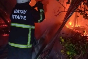 Erzin’de baraka alevlere teslim oldu