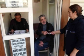 Eşi eleman bulamayınca kentin tek kadın çaycısı oldu