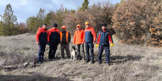 Eskişehir’de 12 metrelik çukura düşen köpeği AFAD ekibi kurtardı