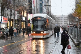 Eskişehir’de lapa lapa yağan kar görsel şölen oluşturdu