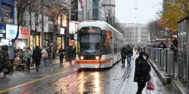 Eskişehir’de lapa lapa yağan kar görsel şölen oluşturdu