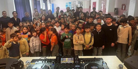 Eskişehir’de öğrenciler DJ ile buluştu