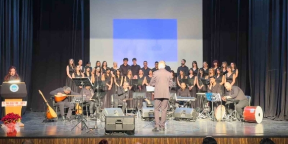 Eskişehir’de öğretmenlerden ve öğrencilerden unutulmaz konser
