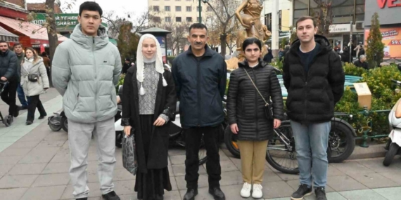 Eskişehir’deki binlerce uluslararası öğrenciye ES-UDER destek eli uzatıyor