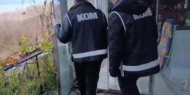 Evini alkol imalathanesine çevirmiş