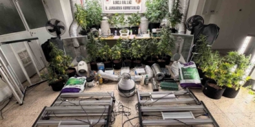 Evini uyuşturucu imalathanesine çevirdi, jandarma operasyonuyla yakalandı