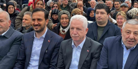 Eyüpsultan’da Karadeniz rüzgarı esti: Vatandaşlara 1 ton hamsi ikram edildi