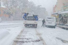Eyyübiye Belediyesi ekiplerinin karla mücadelesi sürüyor