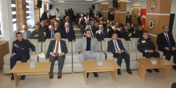 Ezanı güzel okumak için yarıştılar