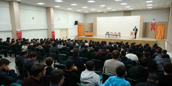 Fakirullahoğlu’ndan 15 Temmuz Şehitleri Anadolu İHL’de konferans