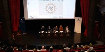 Fakülte öğrencileri, Peygamber Efendimizi anlattı: "Peygamber sevgisi ailede bir kimlik inşası"