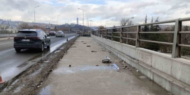 Fatih Köprüsü’ndeki açık inşaat alanı, ana arterdeki trafiği tehlikeye sokuyor