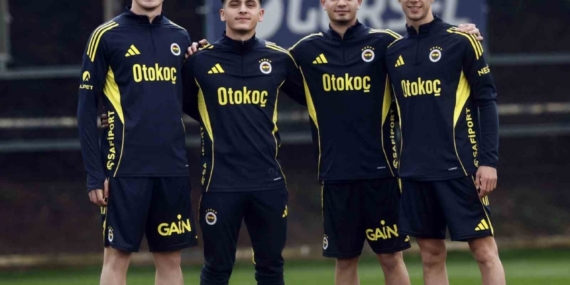 Fenerbahçe, Beşiktaş derbisi için kampa girdi