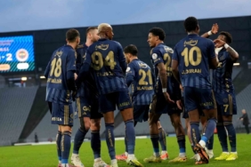 Fenerbahçe, ligde ilk yarıyı namağlup kapattı