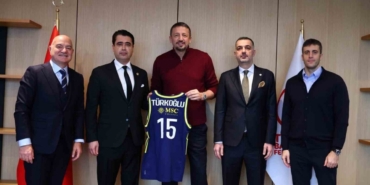 Fenerbahçe’den TBF Başkanı Hidayet Türkoğlu’na ziyaret