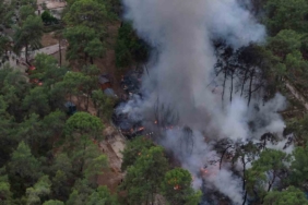 Fethiye’de karavanda çıkan yangın ormana sıçradı