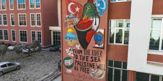 Filistin için duvarları boyadılar