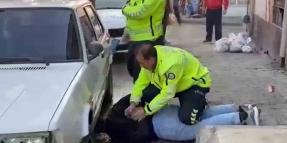 Film sahnelerini aratmayan anlar, polis böyle etkisiz hale getirdi: Ehliyetsiz sürücünün faturası ağır oldu