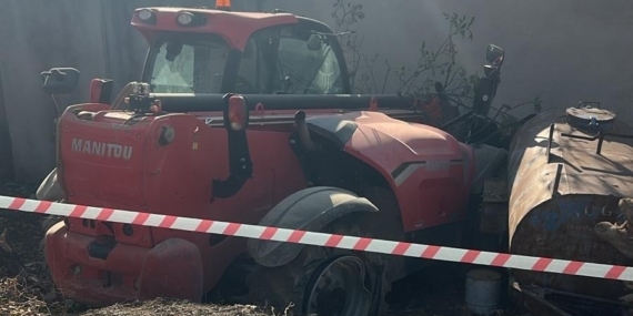 Freni patlayan iş makinesinin çarptığı genç ağır yaralandı