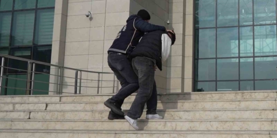 "Gasp" ve "şantaj" iddiasıyla mahkemeye sevk edilen 2 şüpheliye adli kontrol