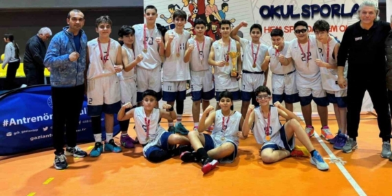 Gaziantep Kolej Vakfı Özel Okulları Basketbolda namağlup unvanla şampiyonu