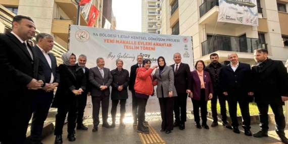 Gaziosmanpaşa’daki Yeni Mahalle Evleri Konutları sahiplerine teslim edildi