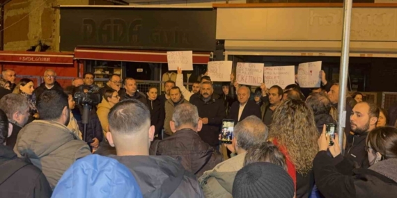 Gebze’de yıkılan binanın çevresindeki vatandaşlar raporların açıklanmasını bekliyor