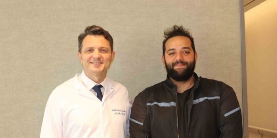 Genç motokurye bağırsak kanserinden ameliyat olmadan kurtuldu