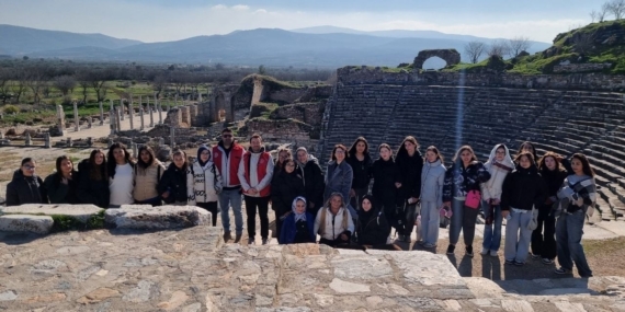 Gençler, tarih dolu bir gün geçirdi