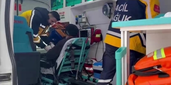 Gercüş’te hasta vatandaş, ambulans ve mahsur kalan araçlar kurtarıldı
