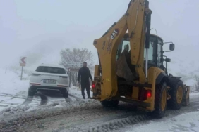 Gercüş’te kar nedeniyle 5 köy yolu ulaşıma kapandı