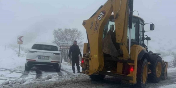 Gercüş’te kar nedeniyle 5 köy yolu ulaşıma kapandı